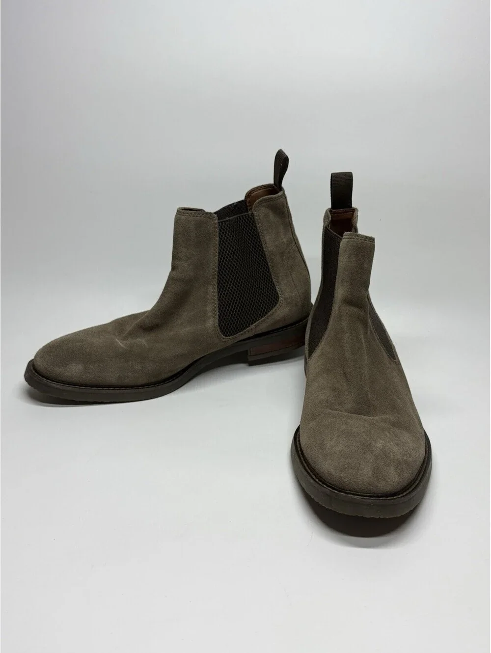 Clarks Boots Mens Size 9.5 Brown Suede Chelsea Ankle Pull On Casual Booties